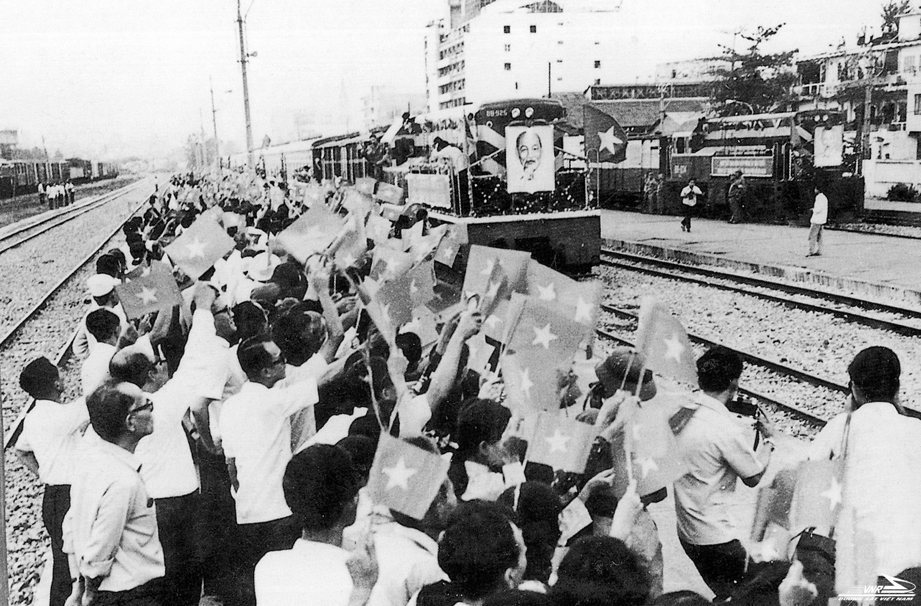 Mùa xuân năm 1976: Chuyến tàu thống nhất lần đầu tiên nối liền Bắc - Nam